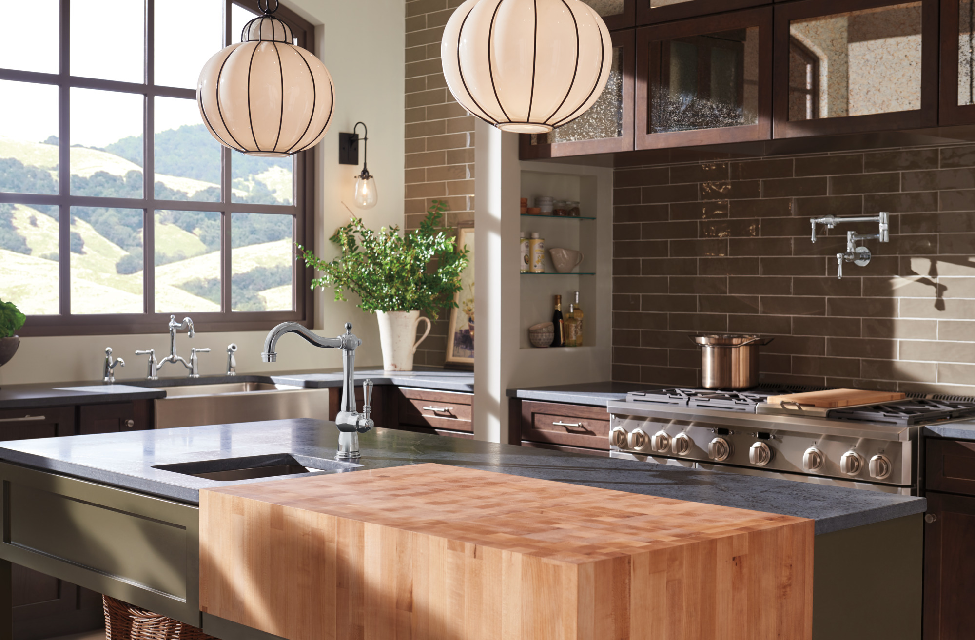 Tresa® | Single Handle Kitchen Faucet