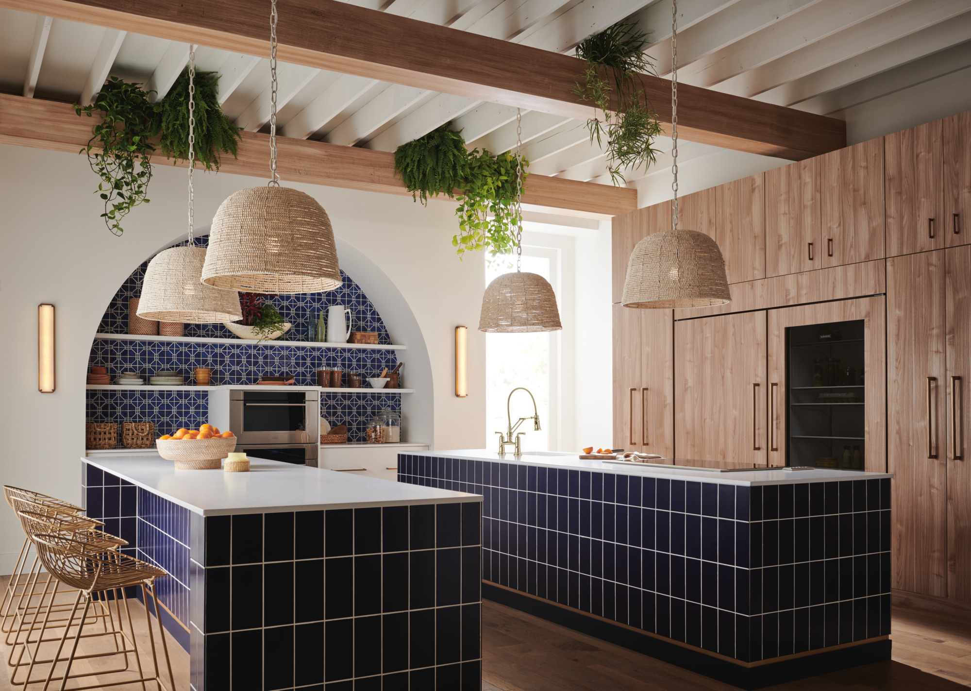 Rook® | Articulating Bridge Faucet with Finished Hose