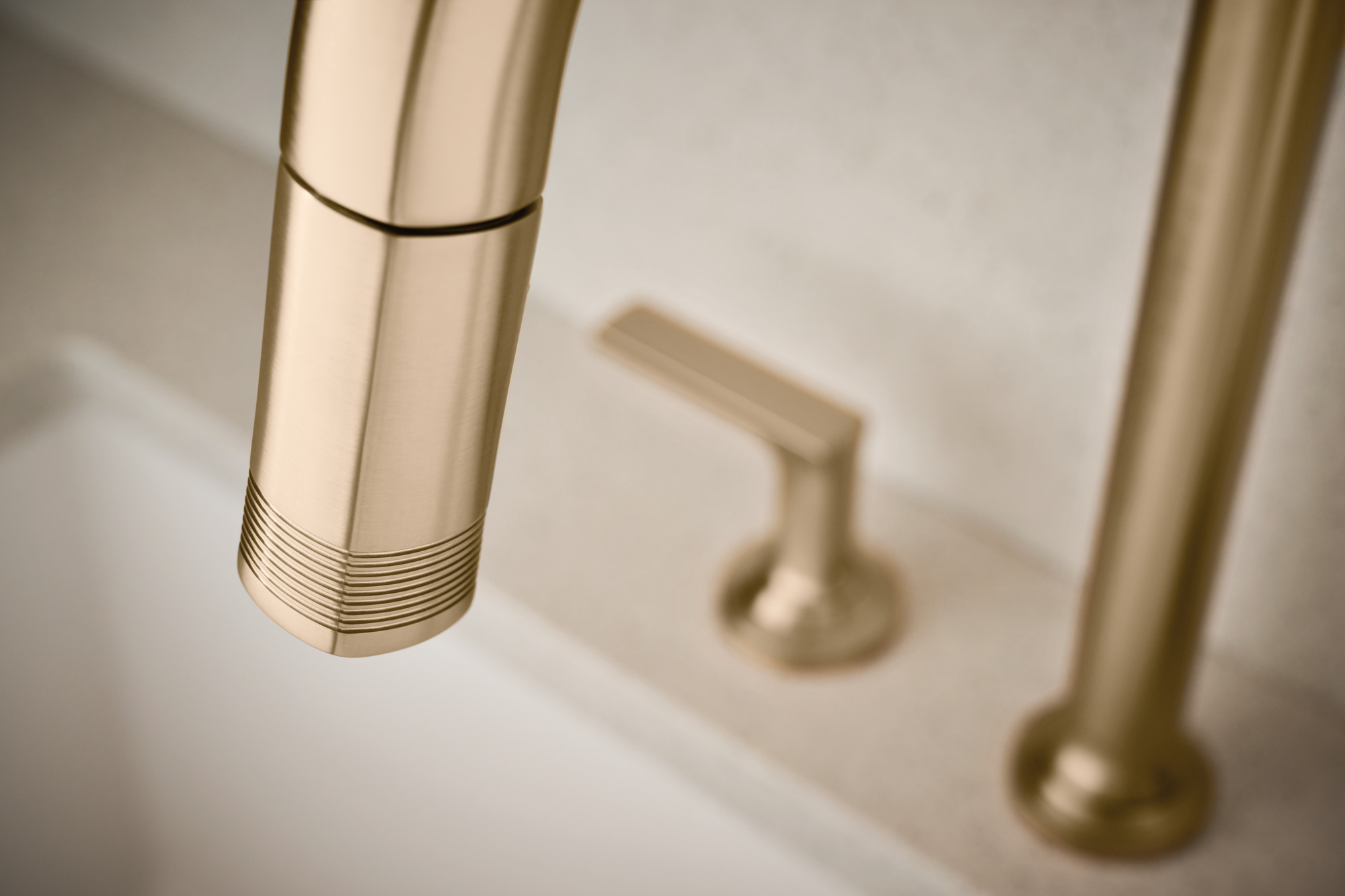 Kintsu® | Widespread Pull-Down Faucet with Arc Spout - Less Handles