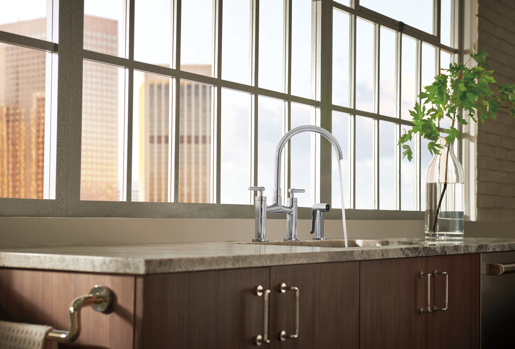 Litze® | Bridge Faucet with Arc Spout and Knurled Handle