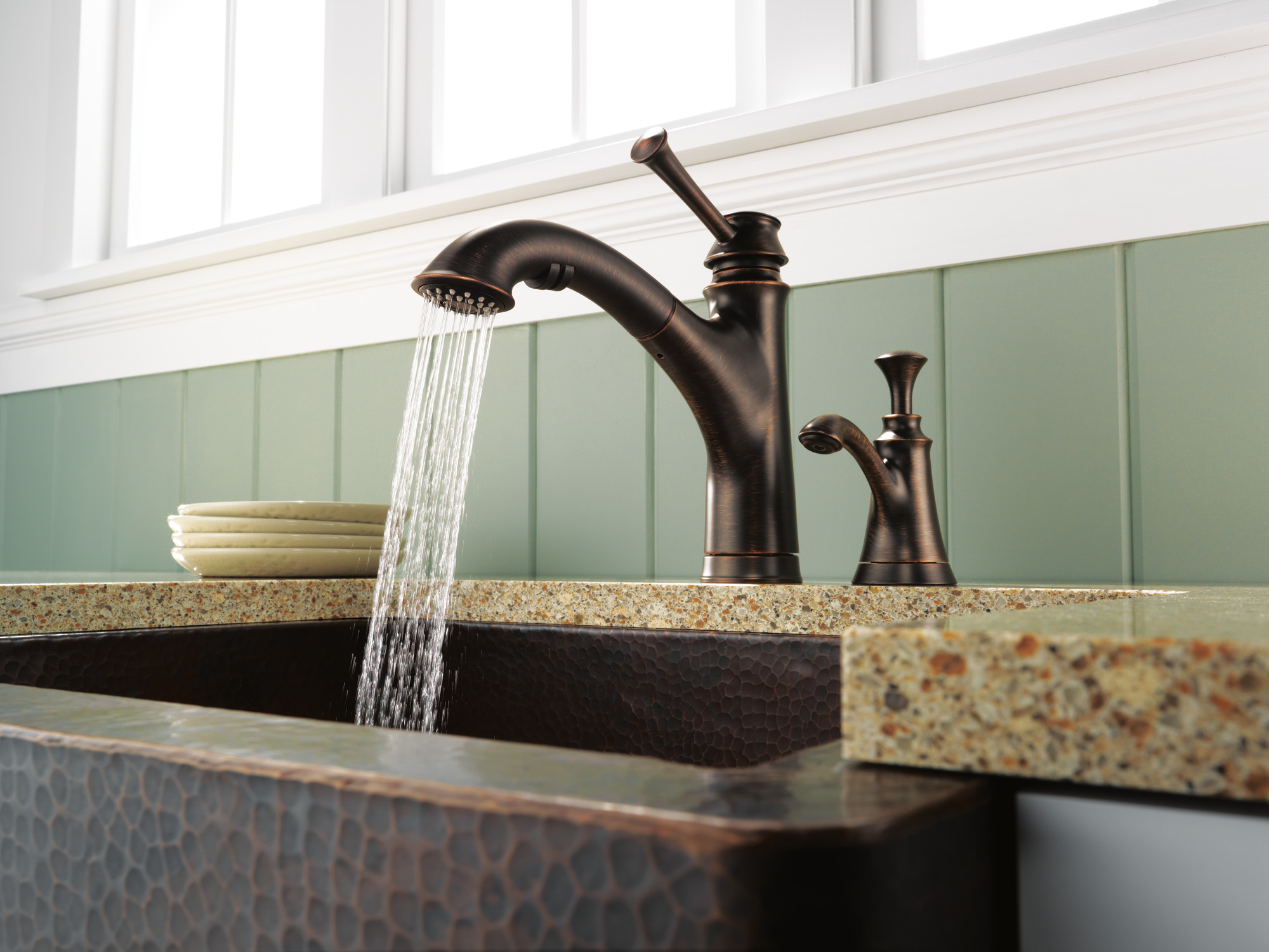 Baliza® | Single Handle Pull-Out Kitchen Faucet