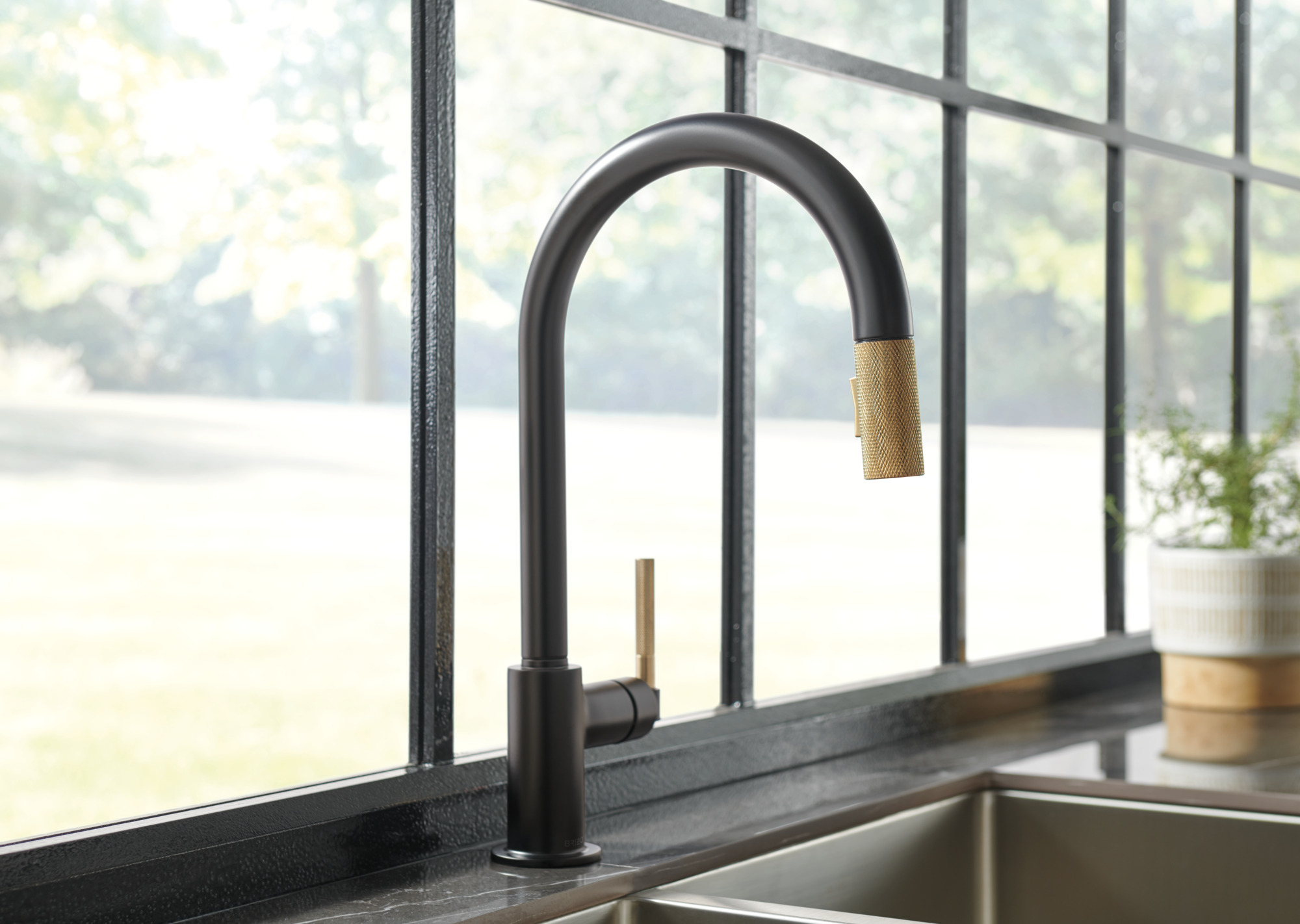 Litze® | Pull-Down Faucet with Arc Spout and Knurled Handle