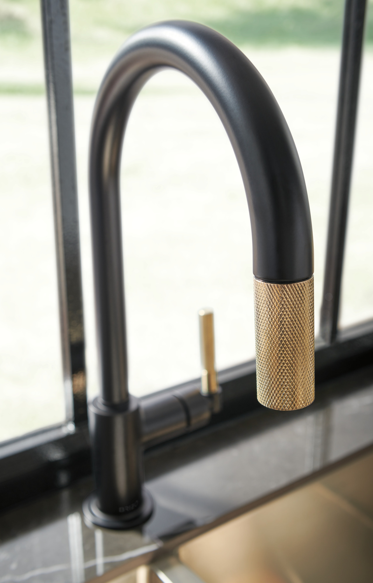 Litze® | Pull-Down Faucet with Arc Spout and Knurled Handle