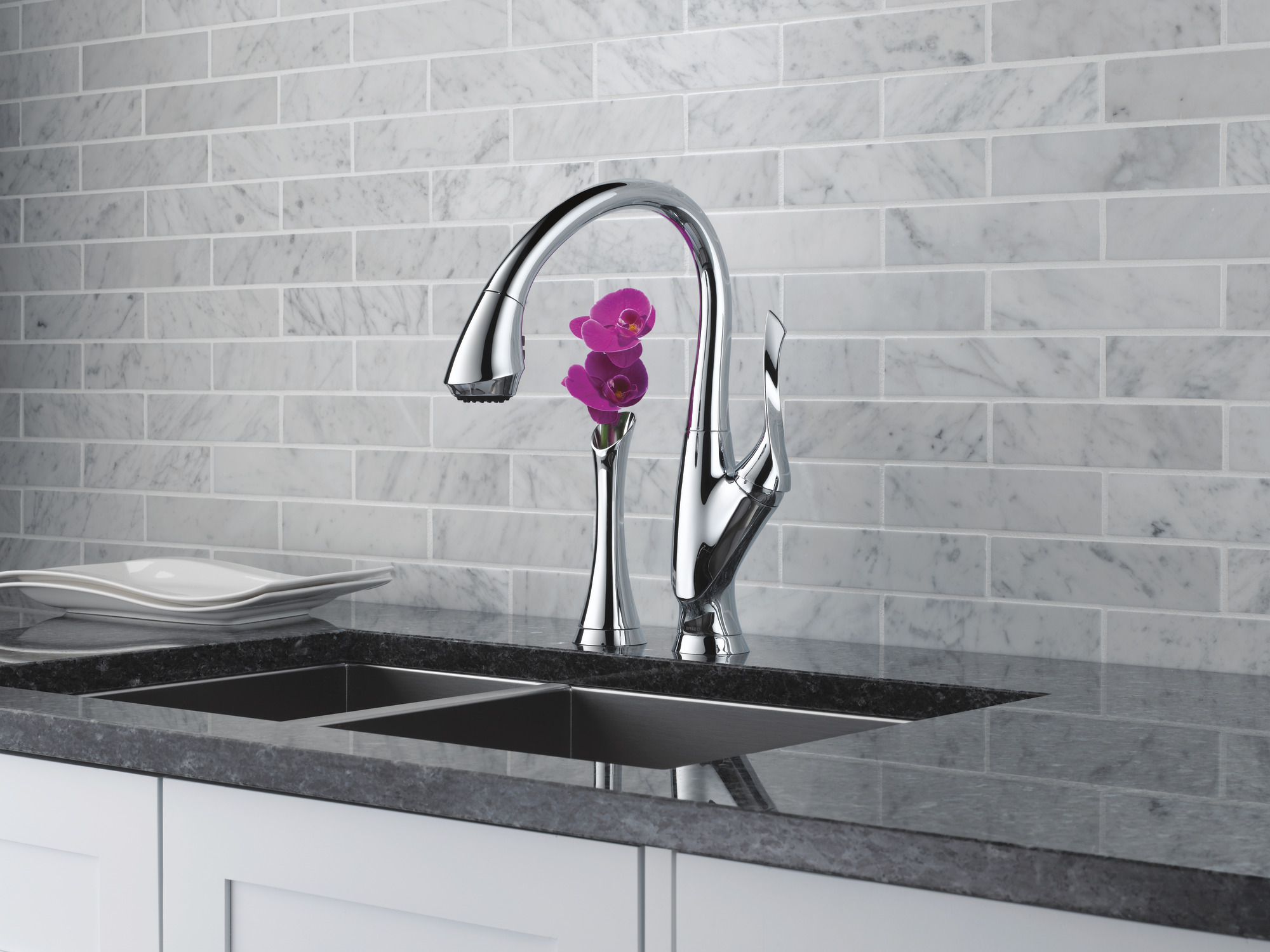 Belo® | Single Handle Pull-Down Kitchen Faucet