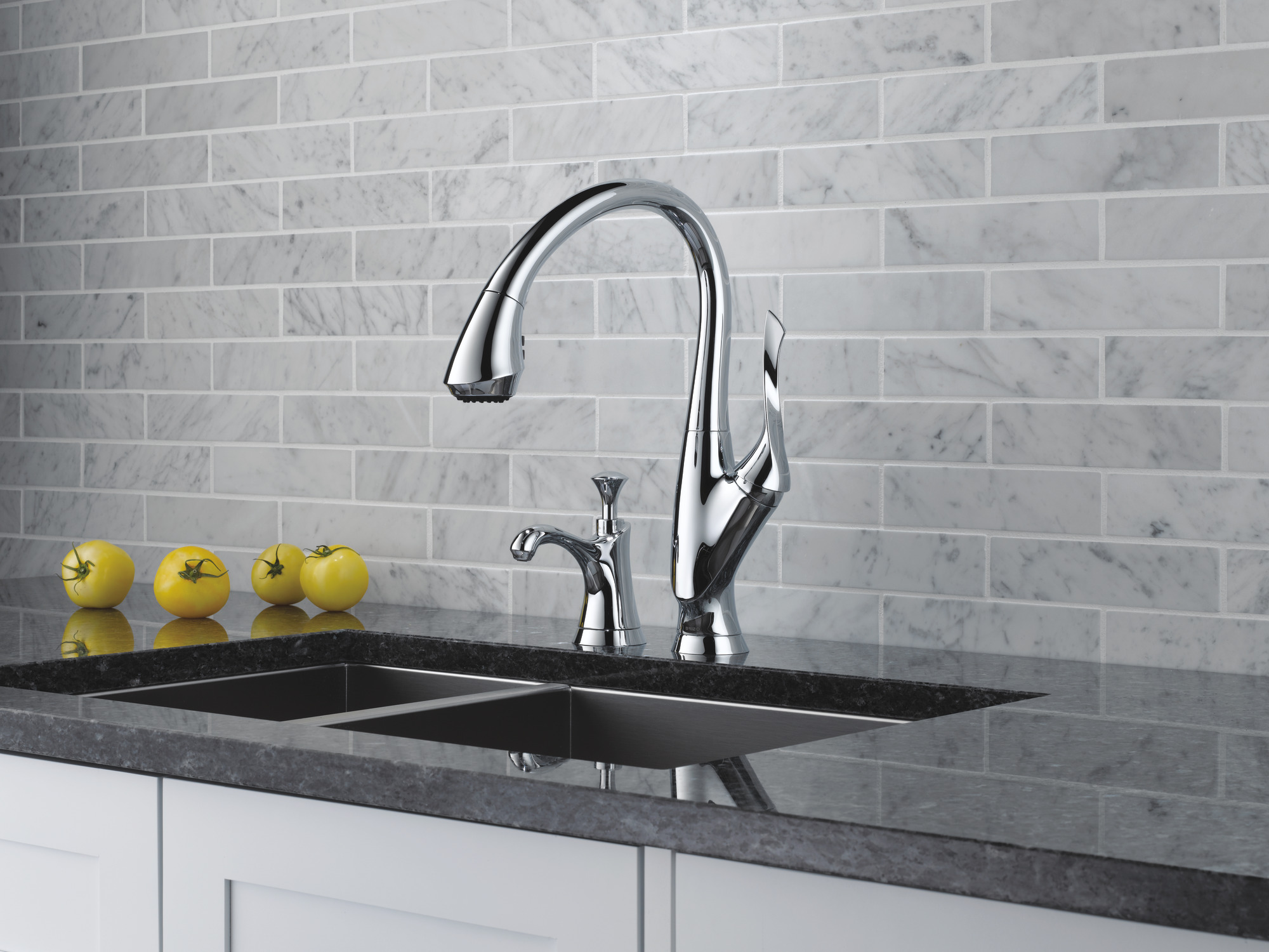 Belo® | Single Handle Pull-Down Kitchen Faucet
