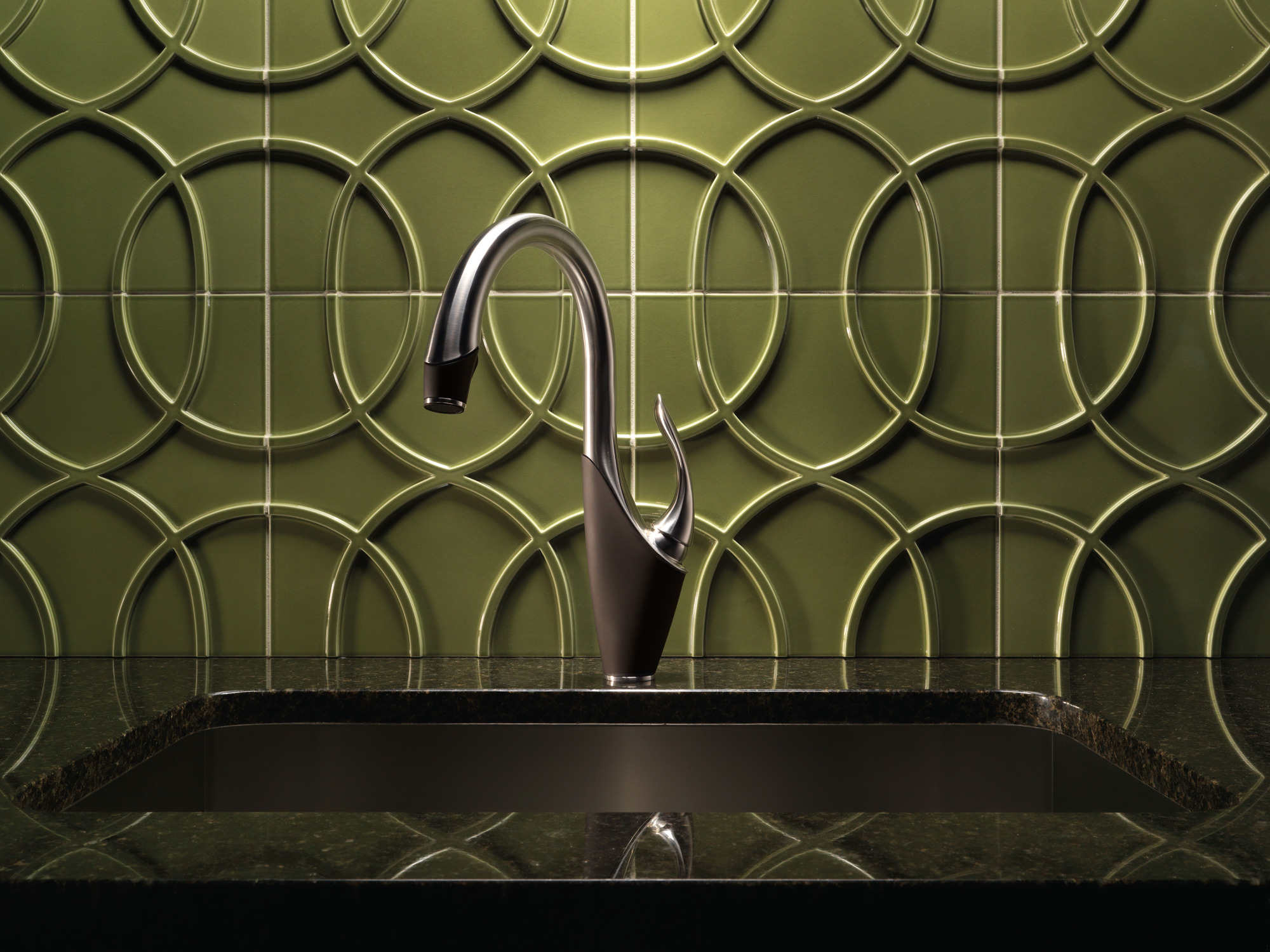 Vuelo® | Single Handle Pull-Down Kitchen Faucet