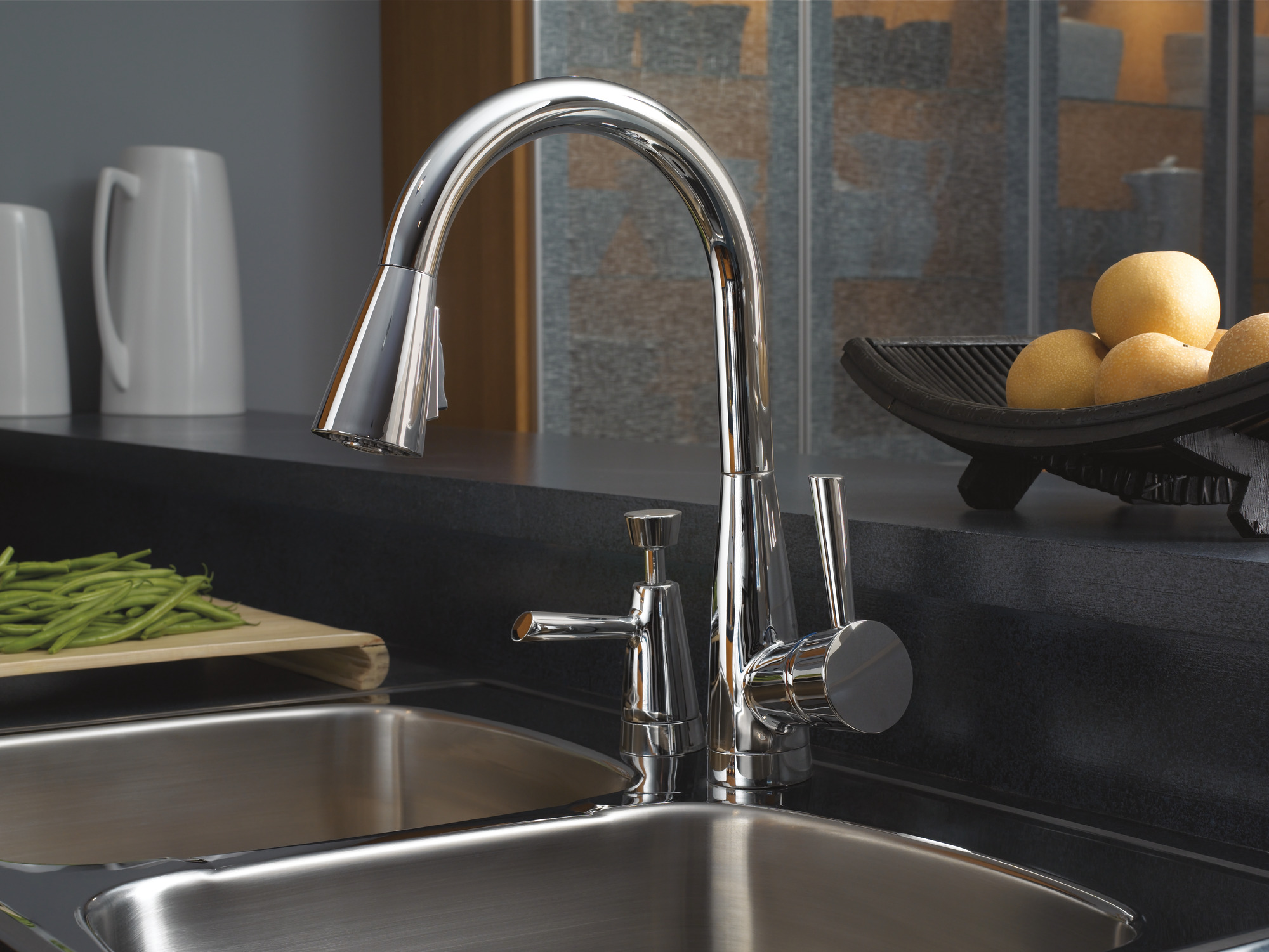 Venuto® | Single Handle Pull-Down Kitchen Faucet