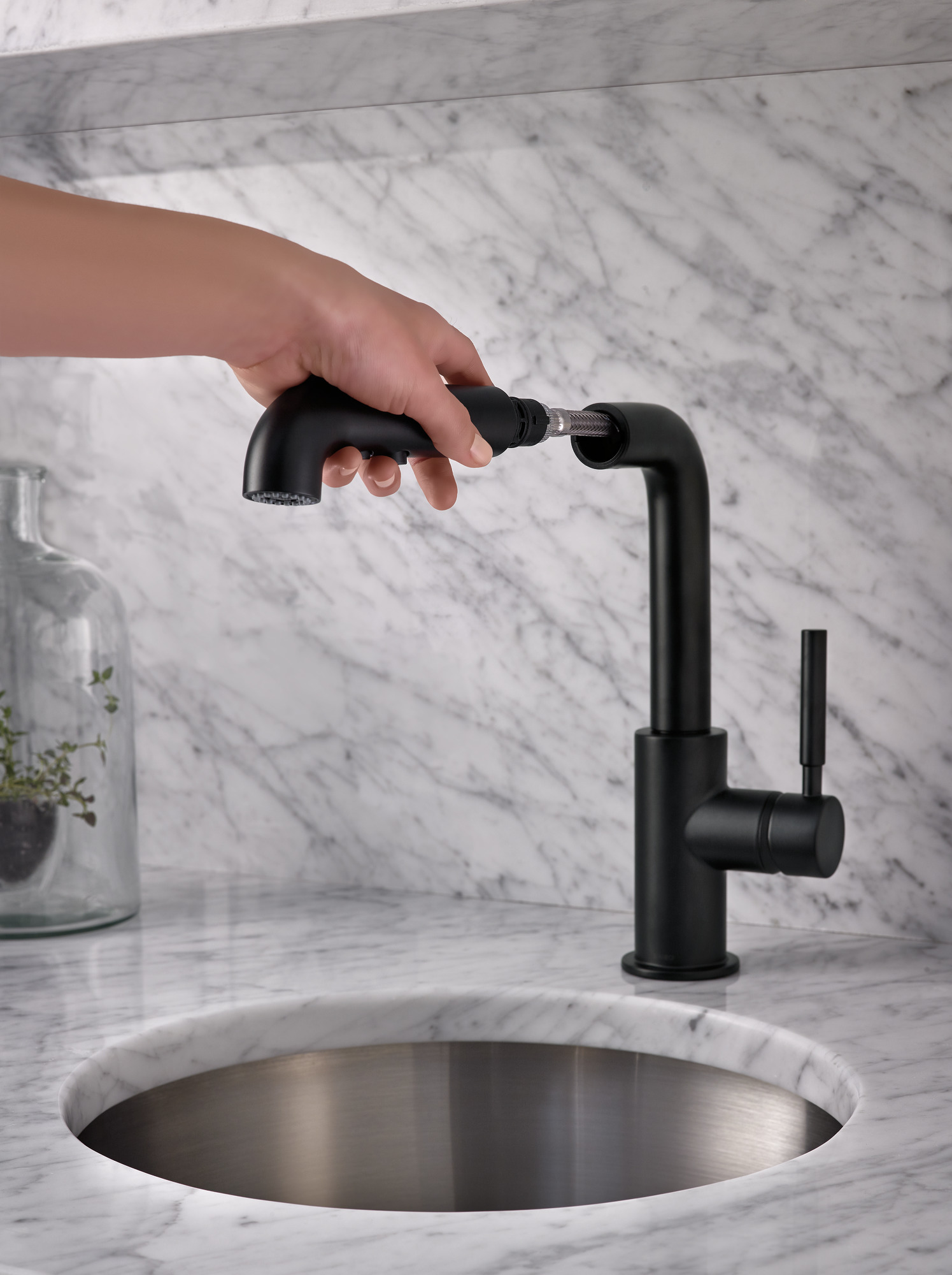 Solna® | Single Handle Pull-Out Kitchen Faucet