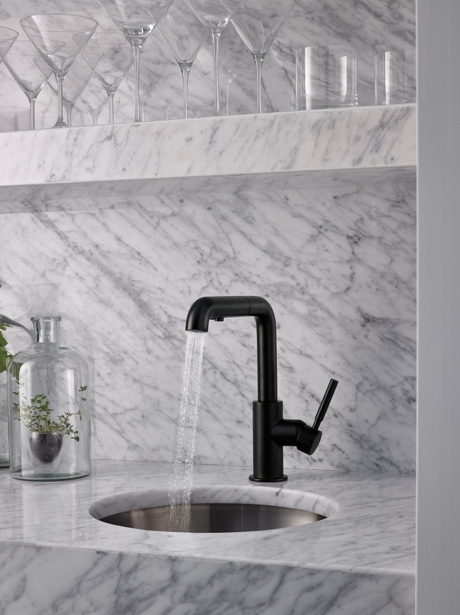 Solna® | Single Handle Pull-Out Kitchen Faucet