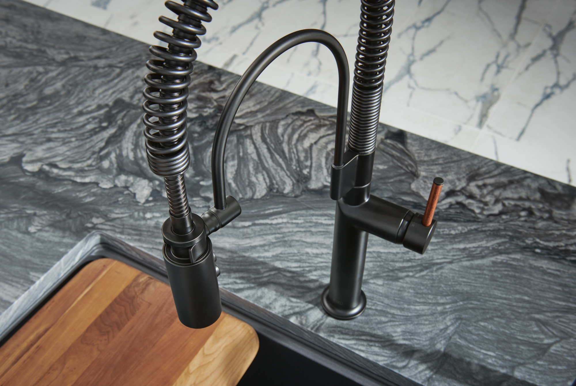 Odin® | Semi-Professional Kitchen Faucet - Less Handle