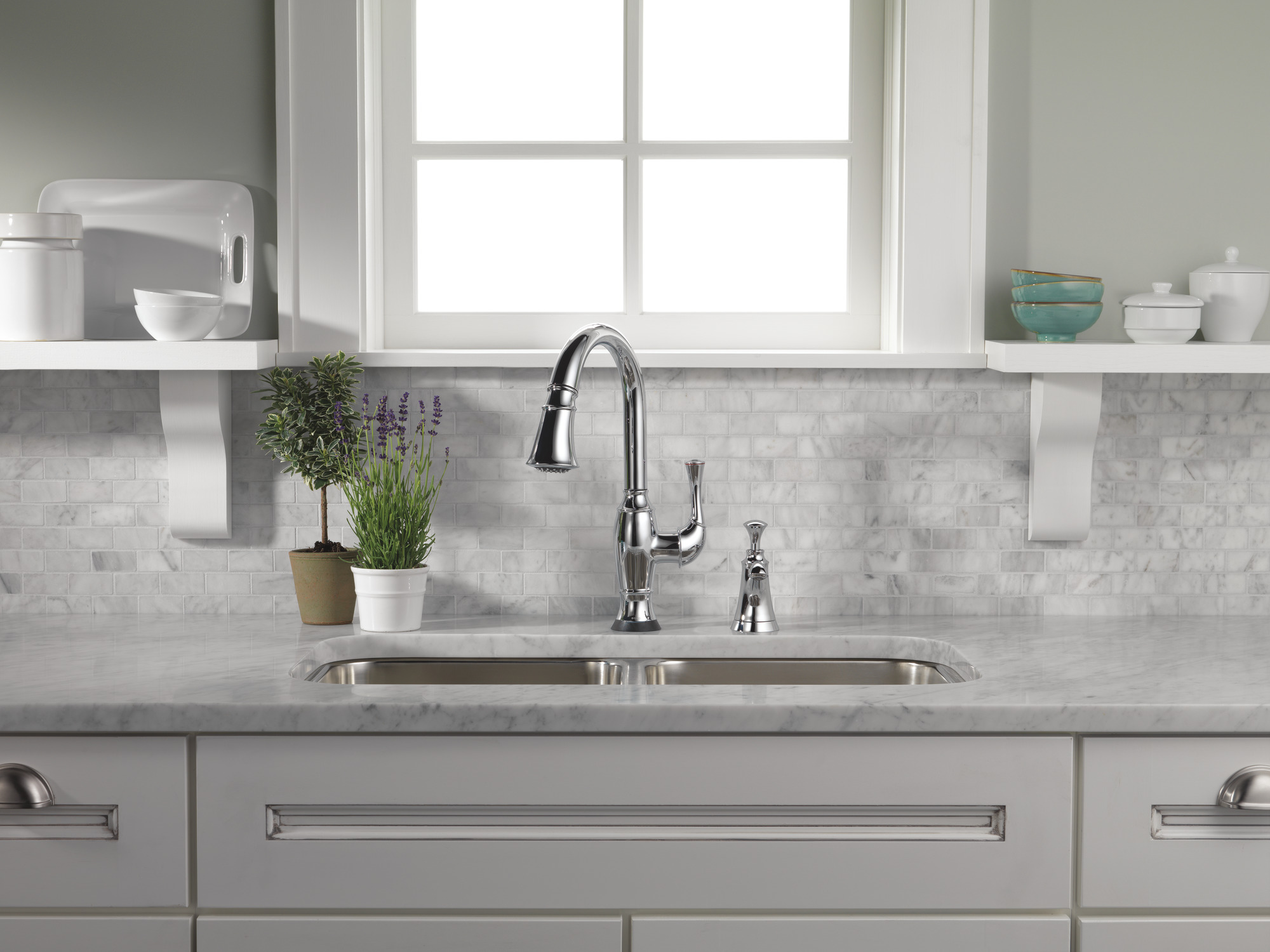 Talo® | SmartTouch® Pull-Down Kitchen Faucet