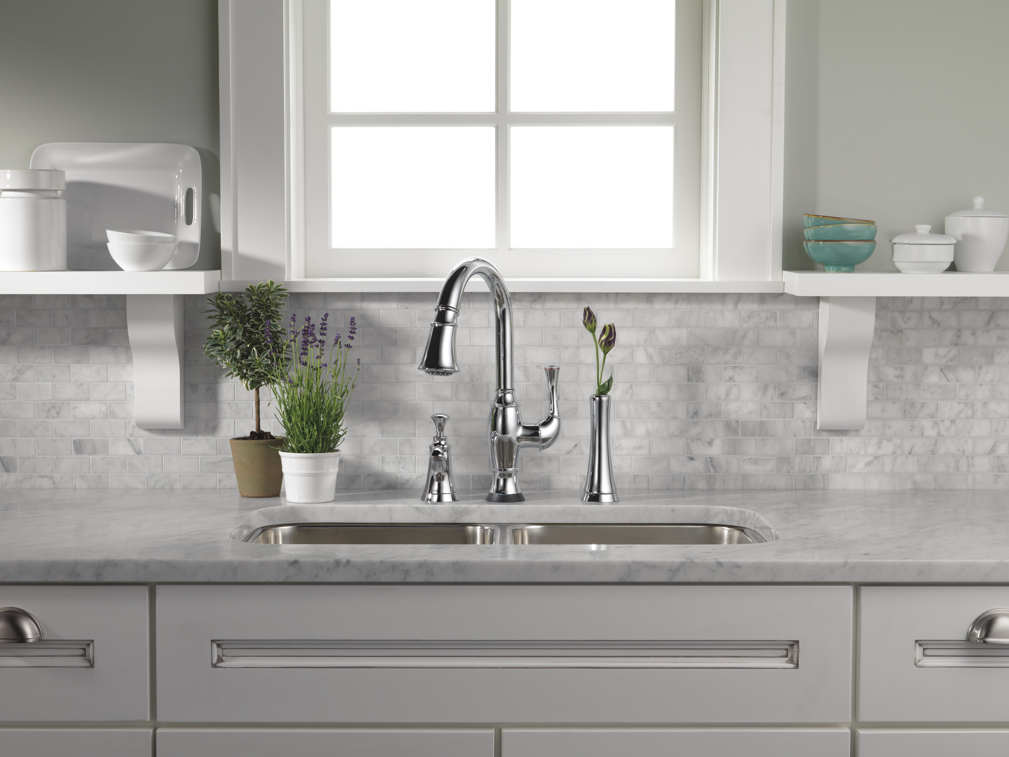 Talo® | SmartTouch® Pull-Down Kitchen Faucet