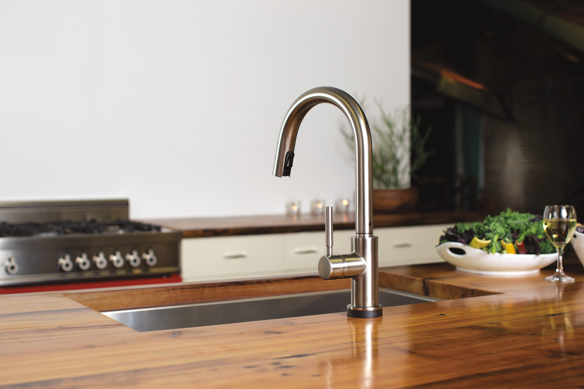 Solna® | SmartTouch® Pull-Down Kitchen Faucet