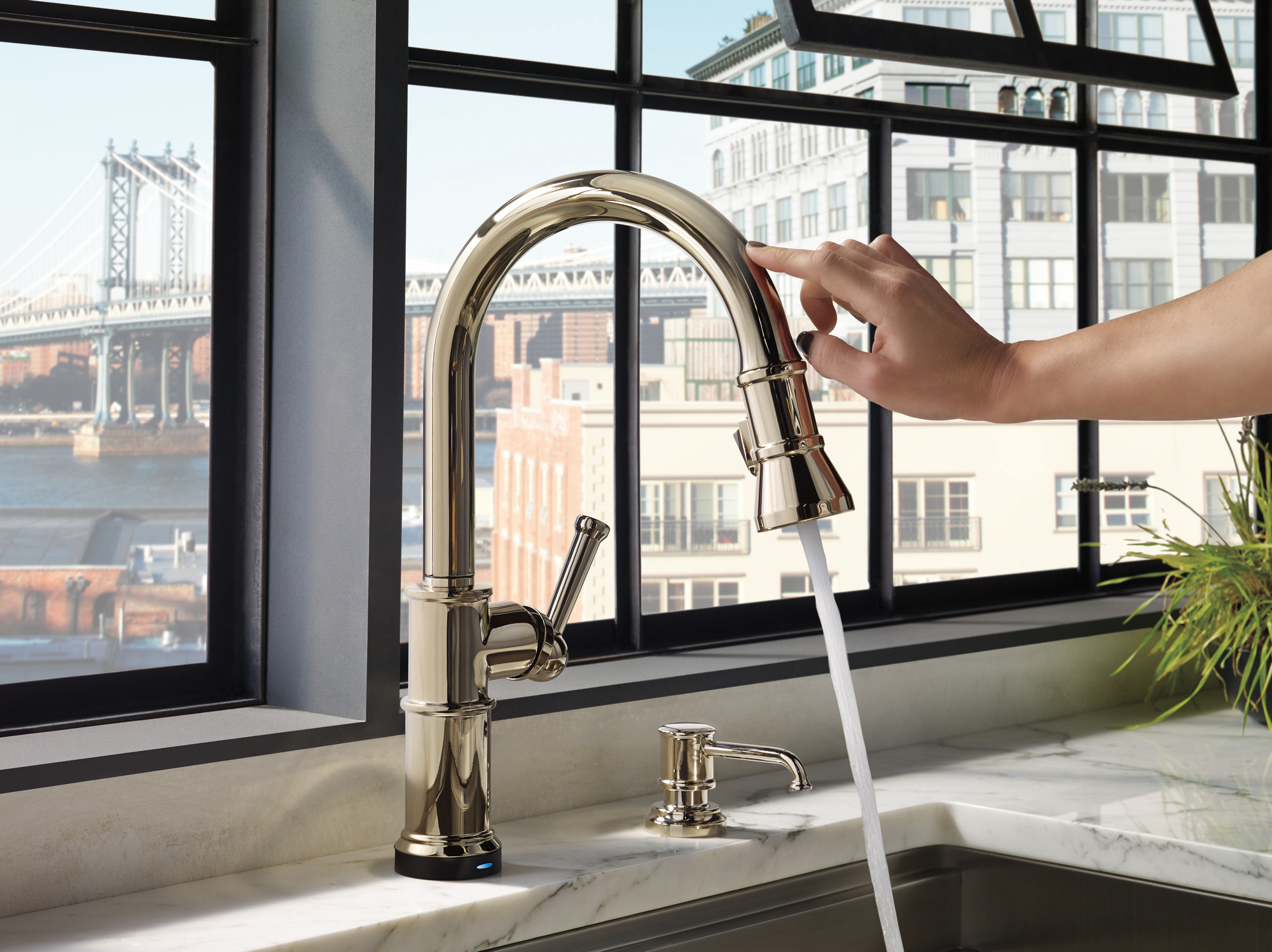 Artesso® | SmartTouch® Pull-Down Kitchen Faucet