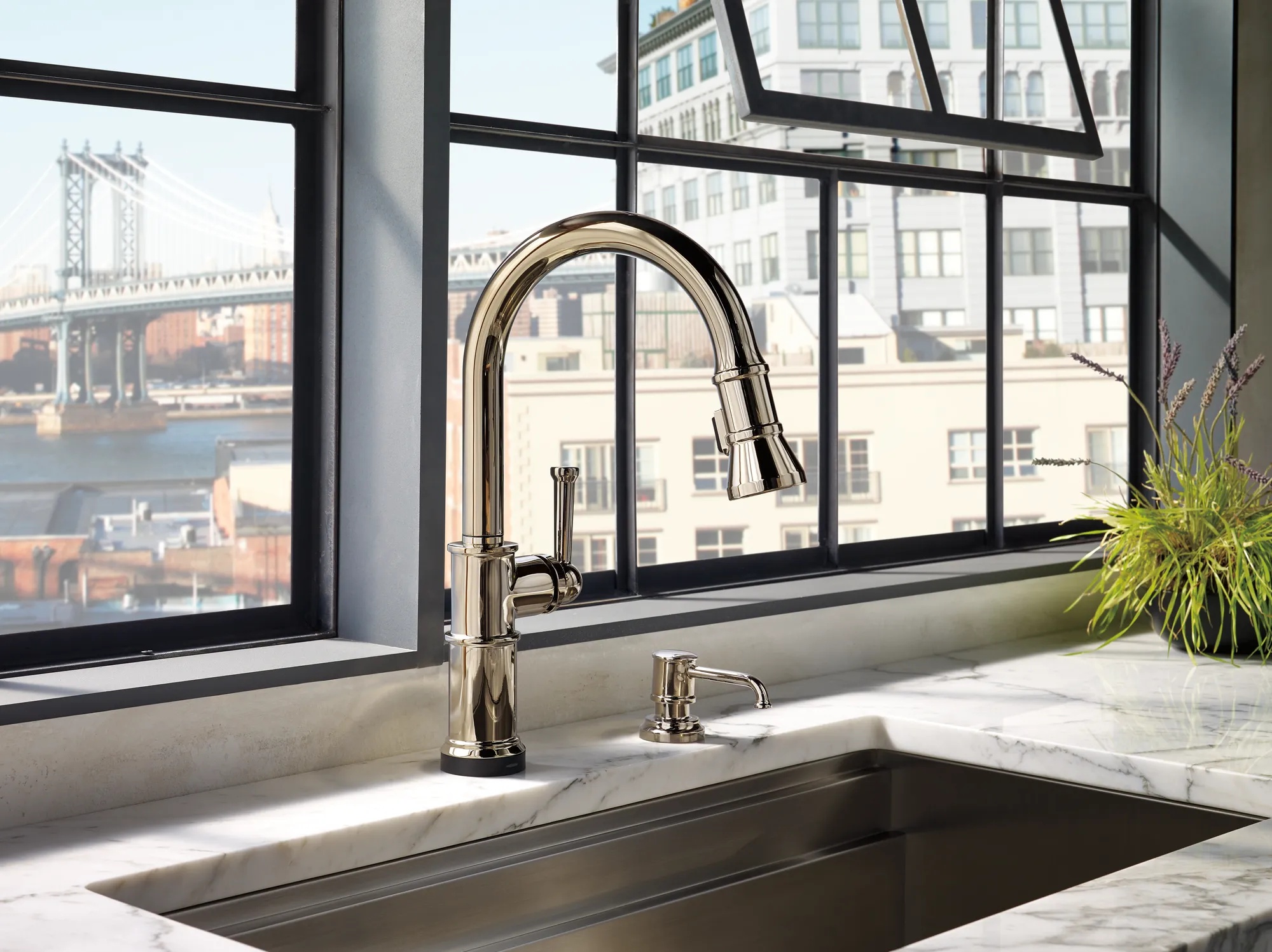 Artesso® | SmartTouch® Pull-Down Kitchen Faucet