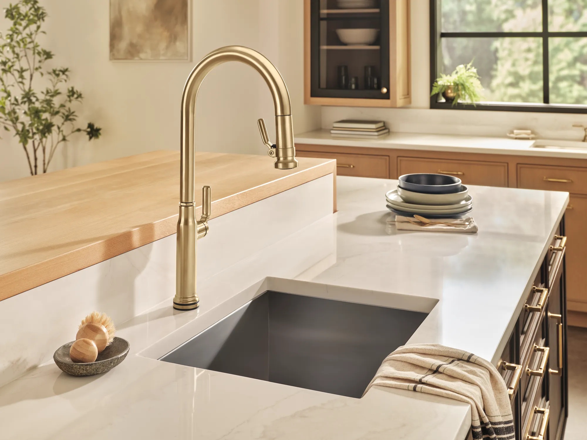 Faircroft™ | SmartTouch® Pull-Down Faucet with Arc Spout - Less Handle