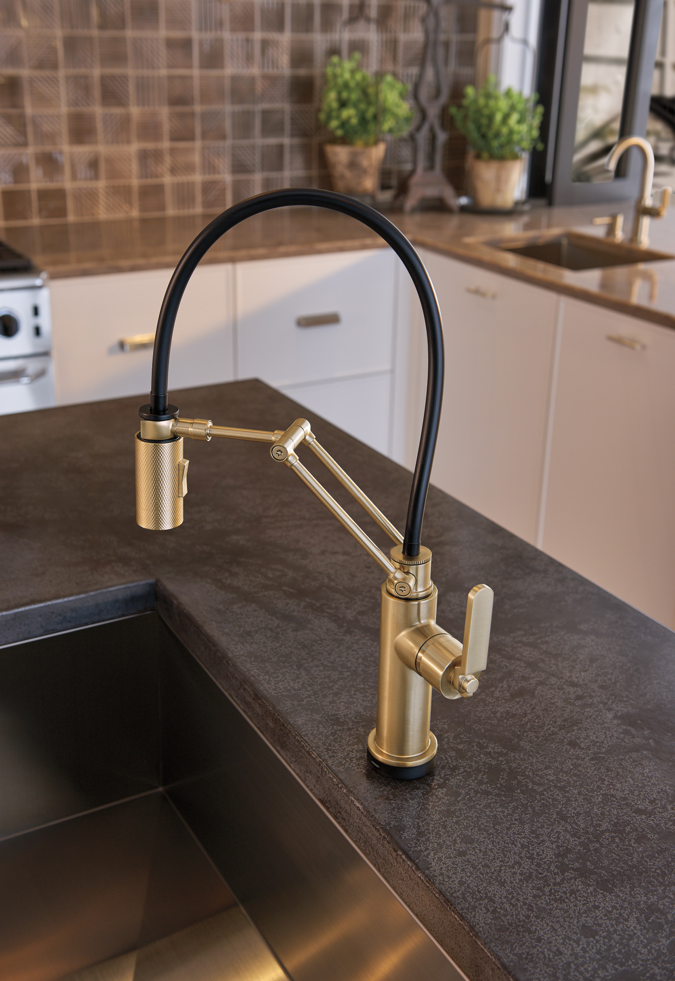 Litze® | Bar Faucet with Arc Spout and Industrial Handle Kit