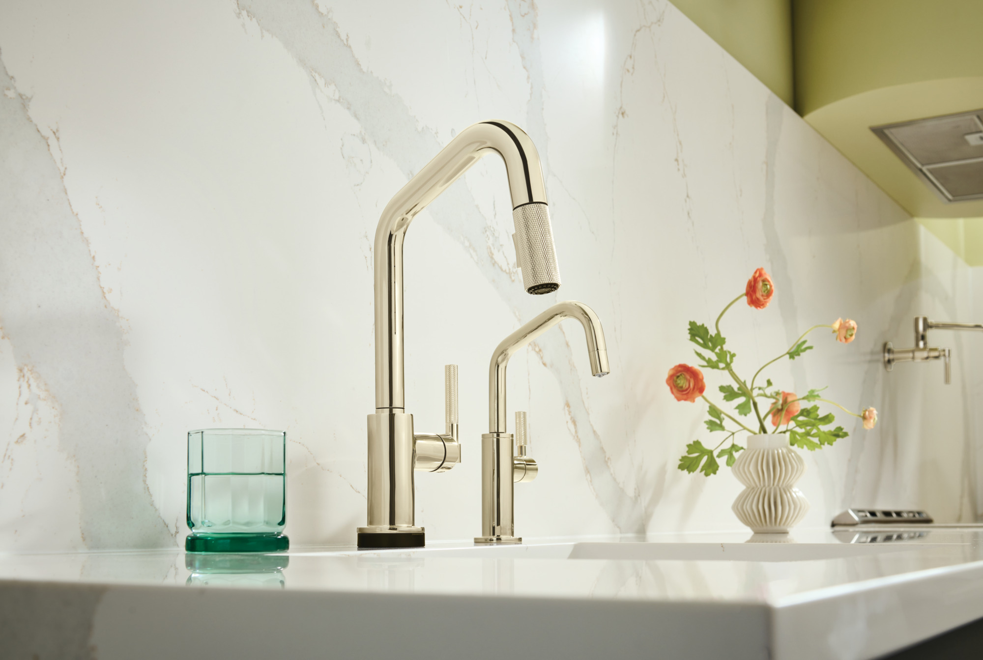 Litze® | Beverage Faucet with Angled Spout and Knurled Handle