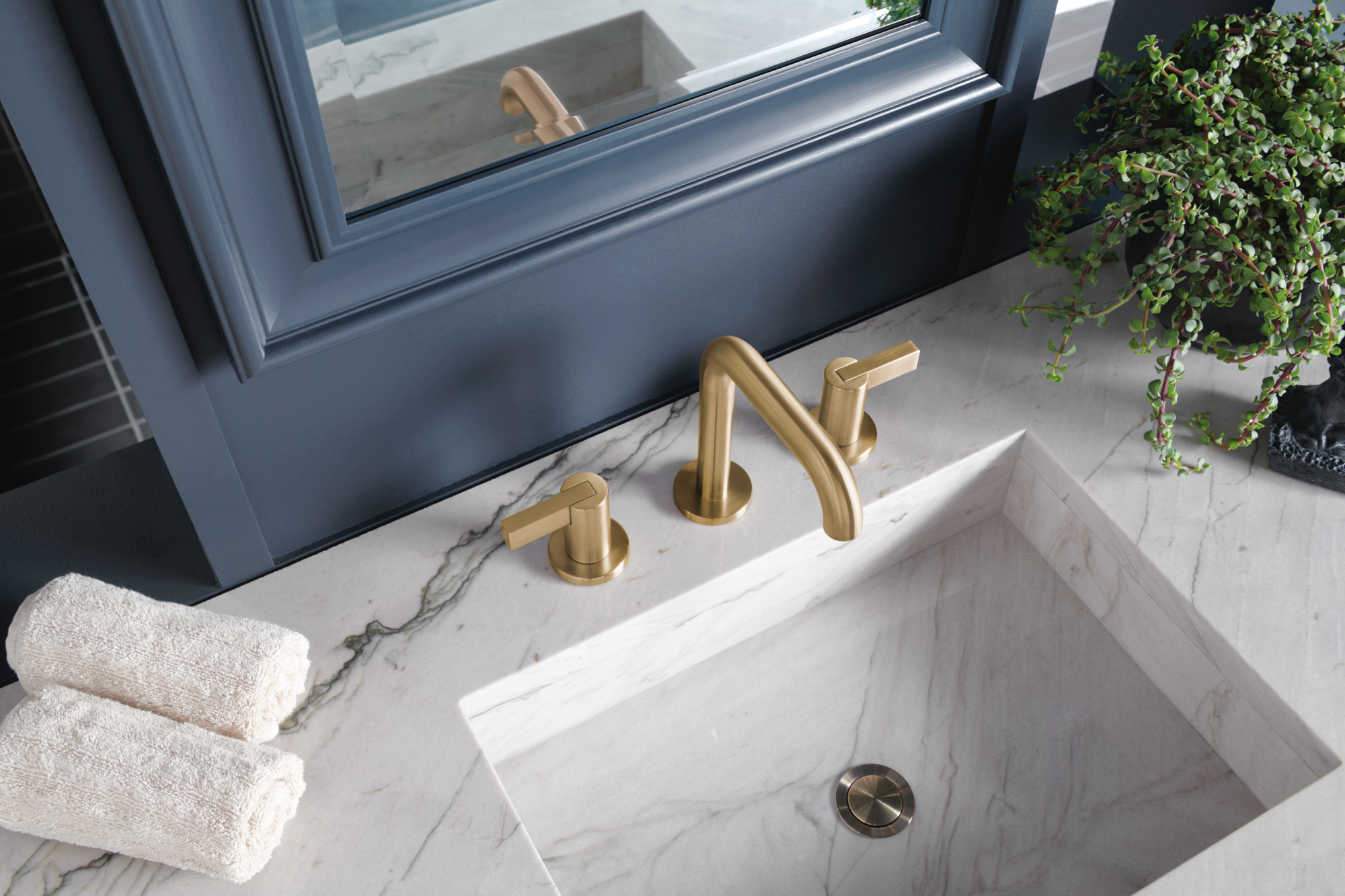 Litze® | Widespread Lavatory Faucet with High Spout - Less Handles