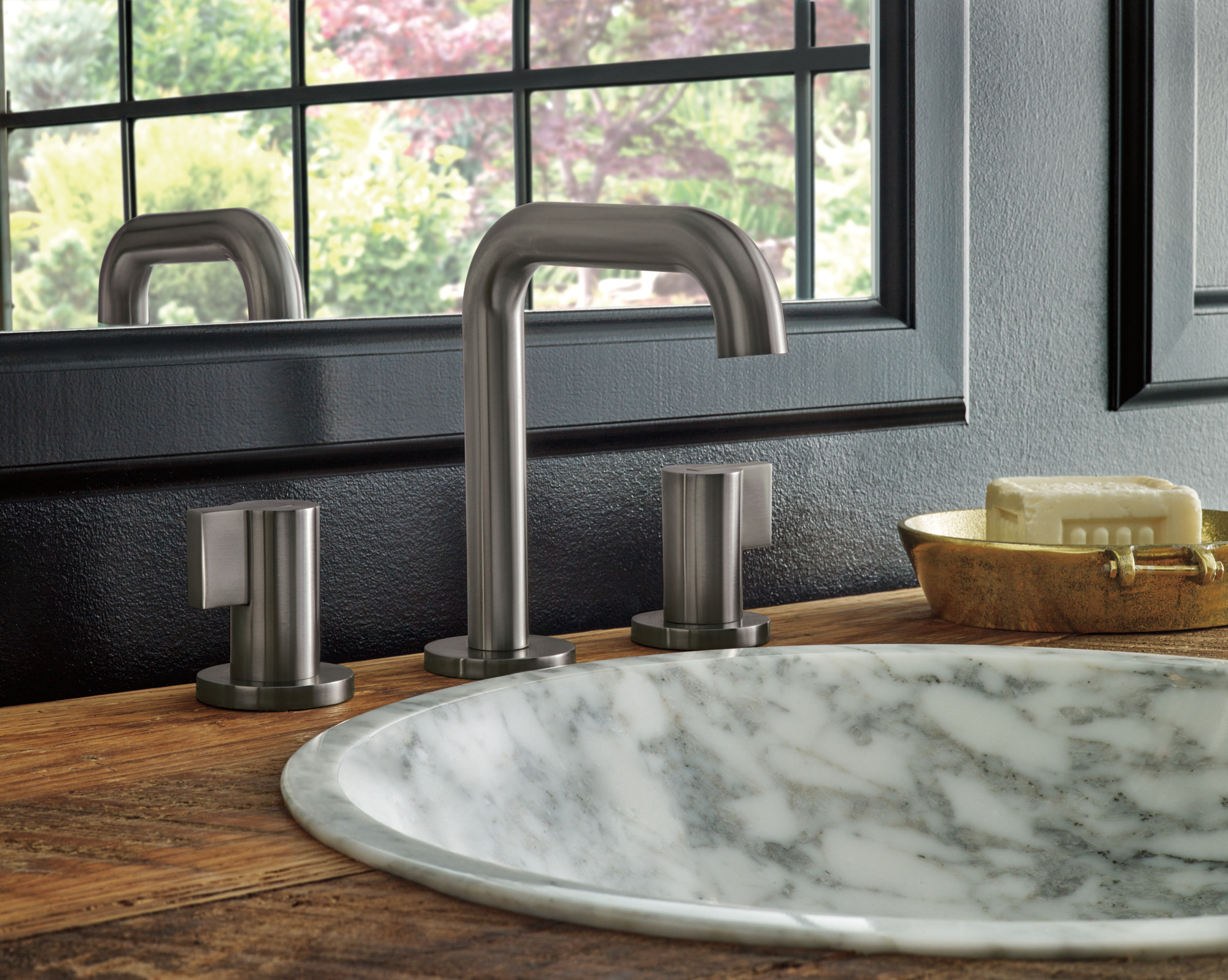 ルミンブラシ Litze® | Widespread Lavatory Faucet with High Spout - Less Handles