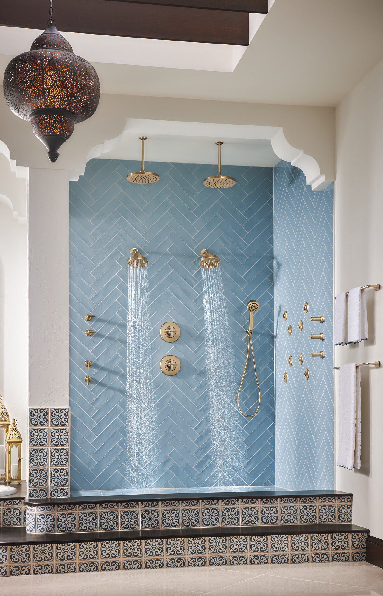 Essential™ Shower Series | 10