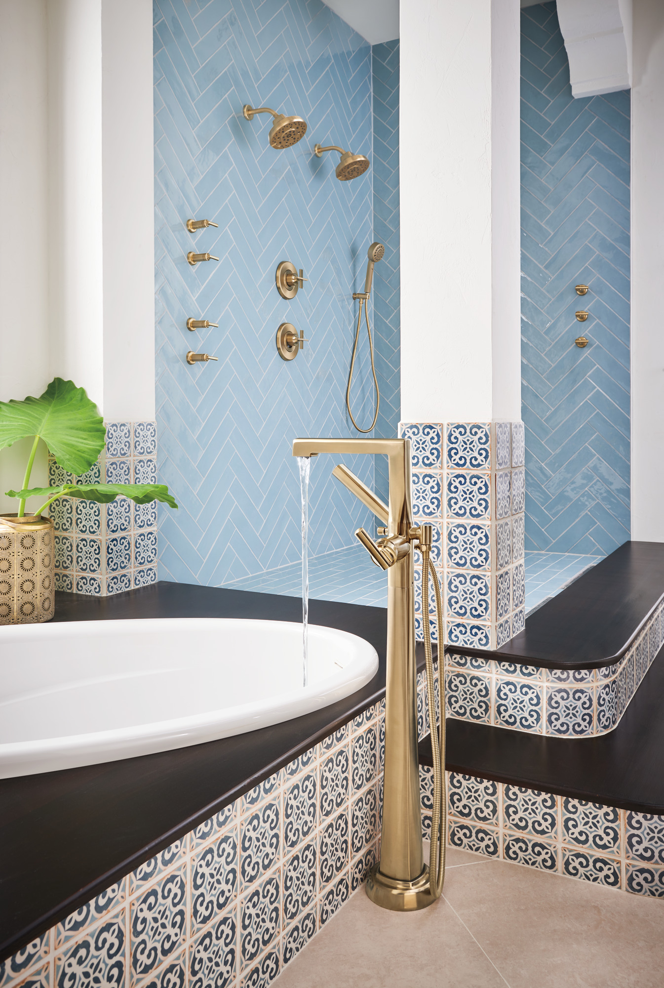 Levoir® | H2Okinetic® Round Multi-Function Showerhead