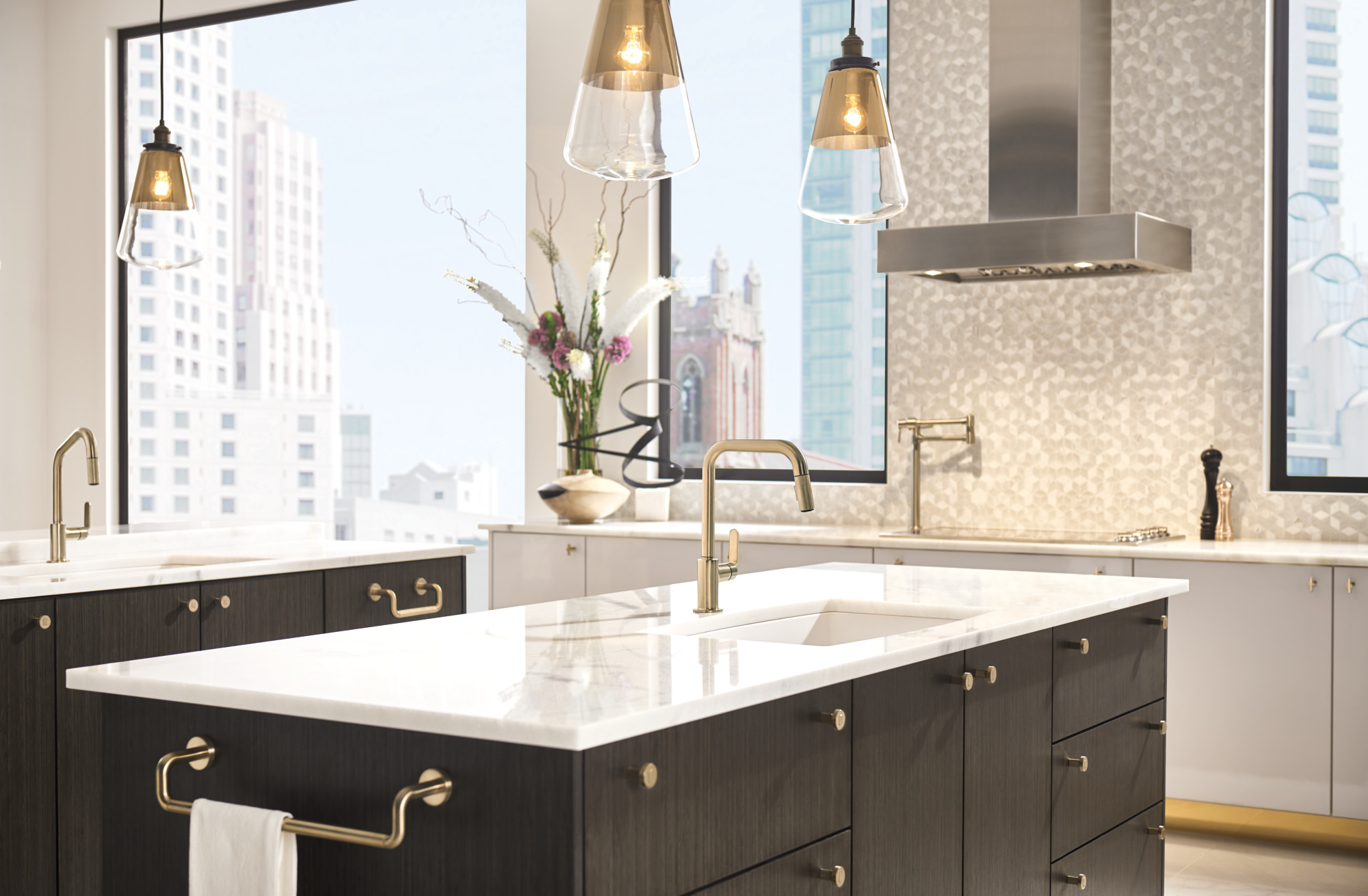 Litze® | Pull-Down Faucet with Angled Spout and Industrial Handle
