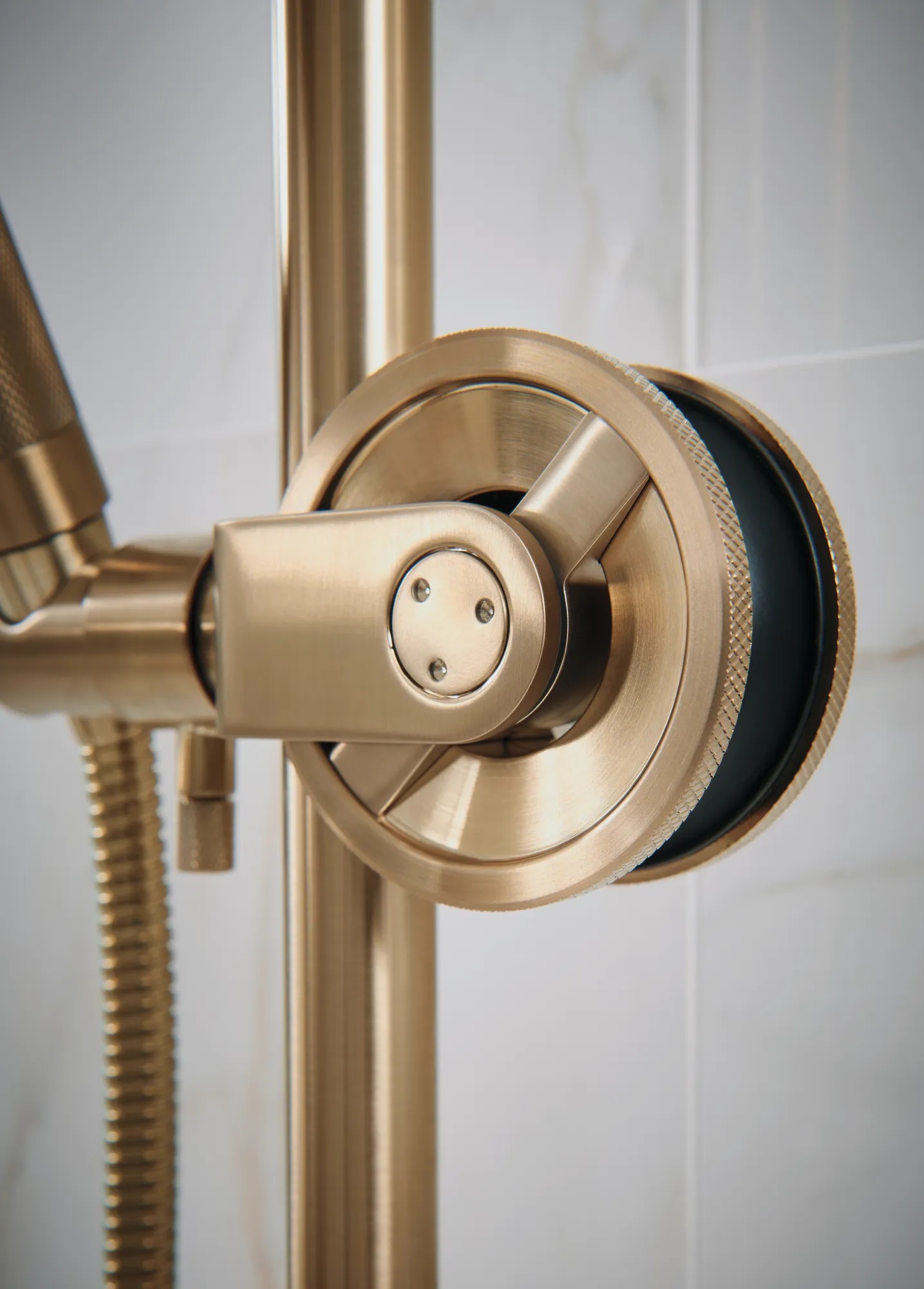 Litze® | Slide Bar Handshower with H2OKinetic® Technology