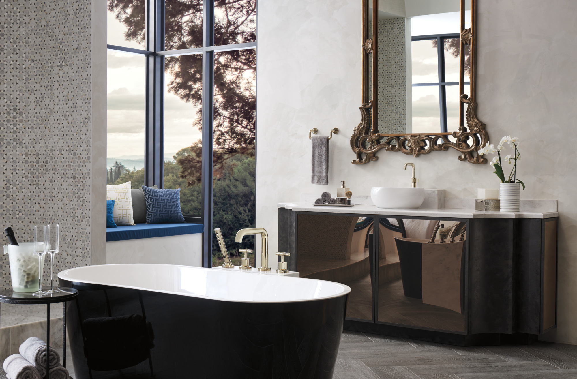 Litze® | Roman Tub with Handshower - Less Handles