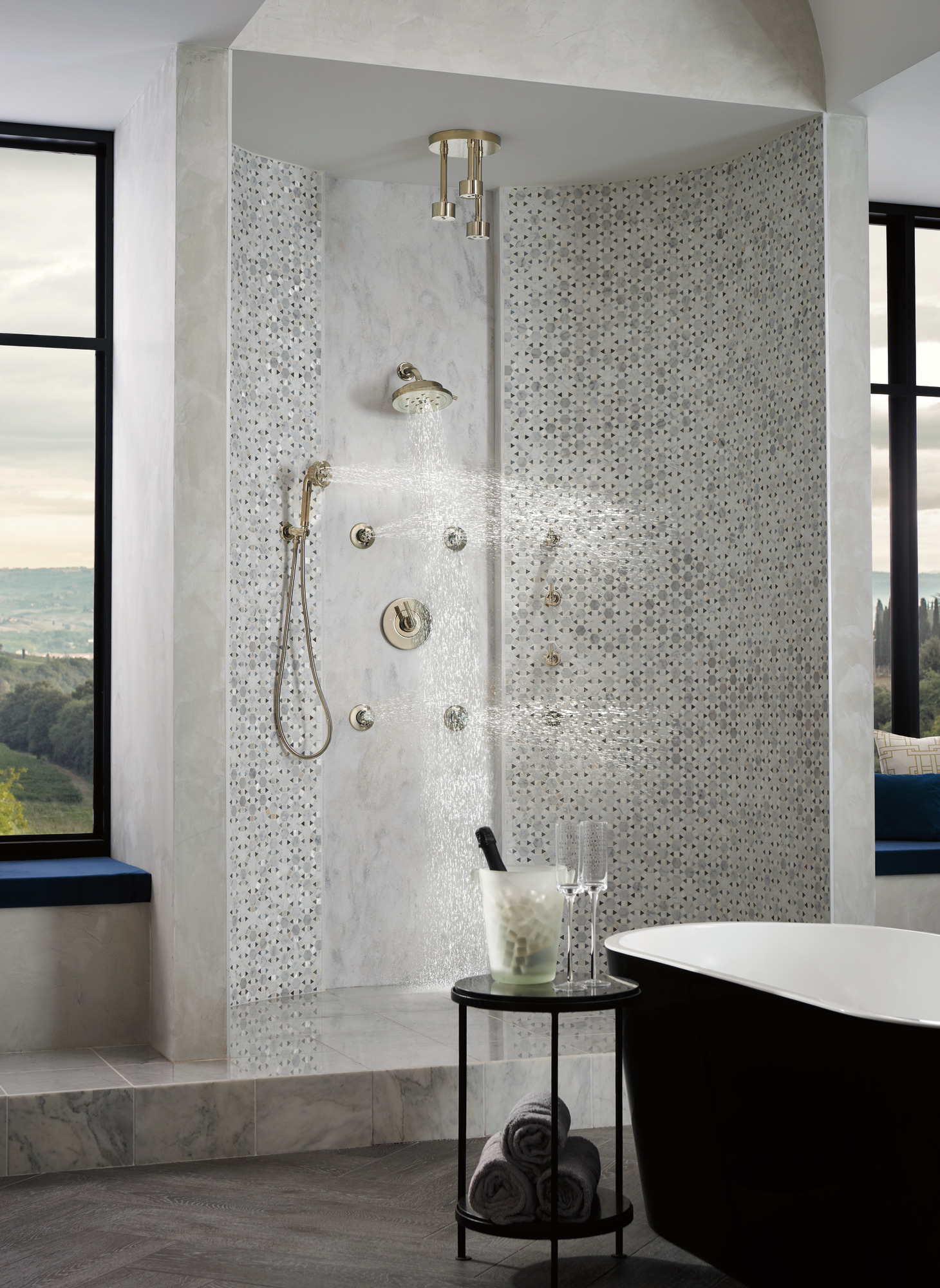 Litze® | 8” H2Okinetic® Round Multi-Function Wall Mount