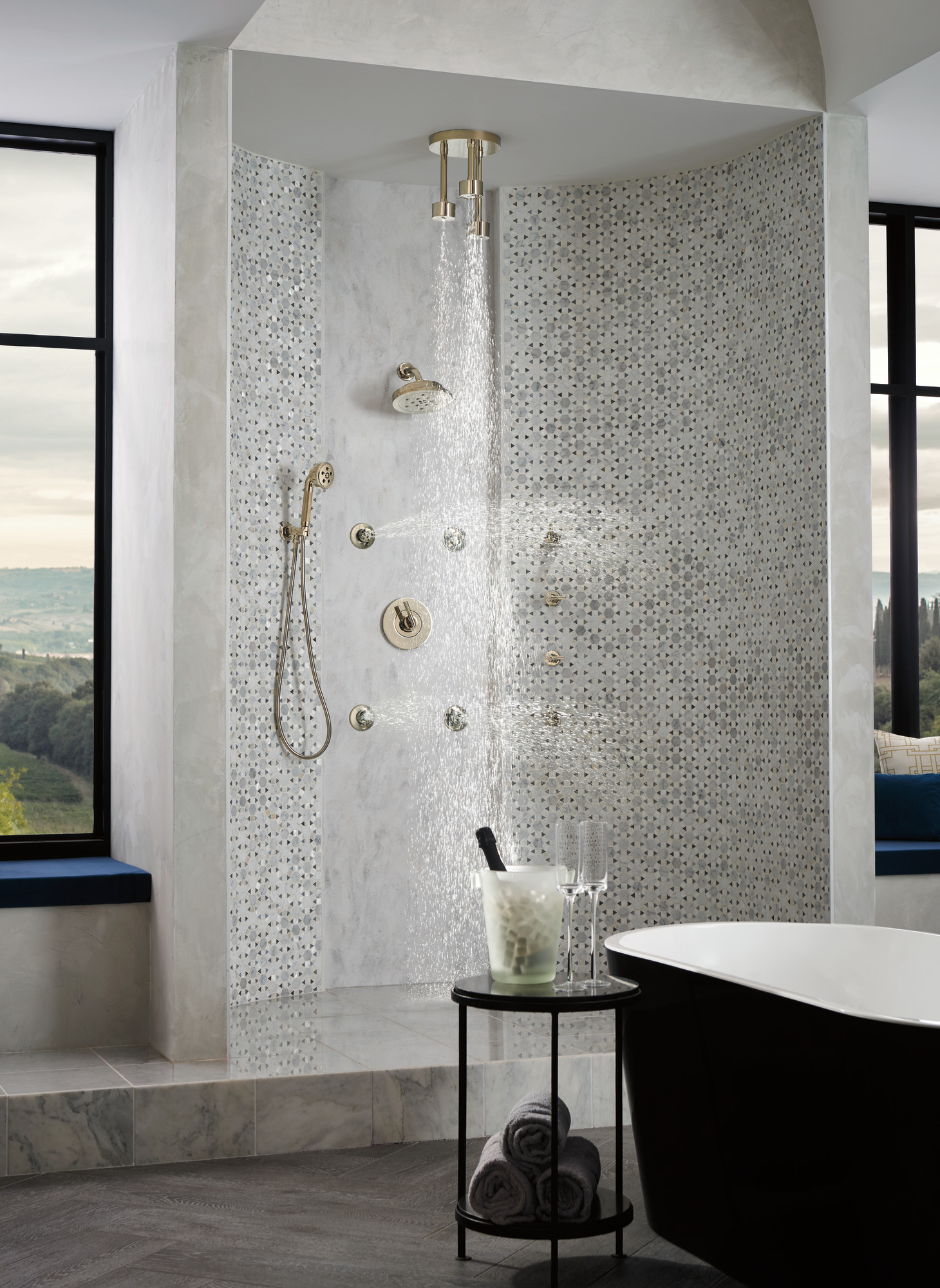 Litze® | 8” H2Okinetic® Round Multi-Function Wall Mount Showerhead