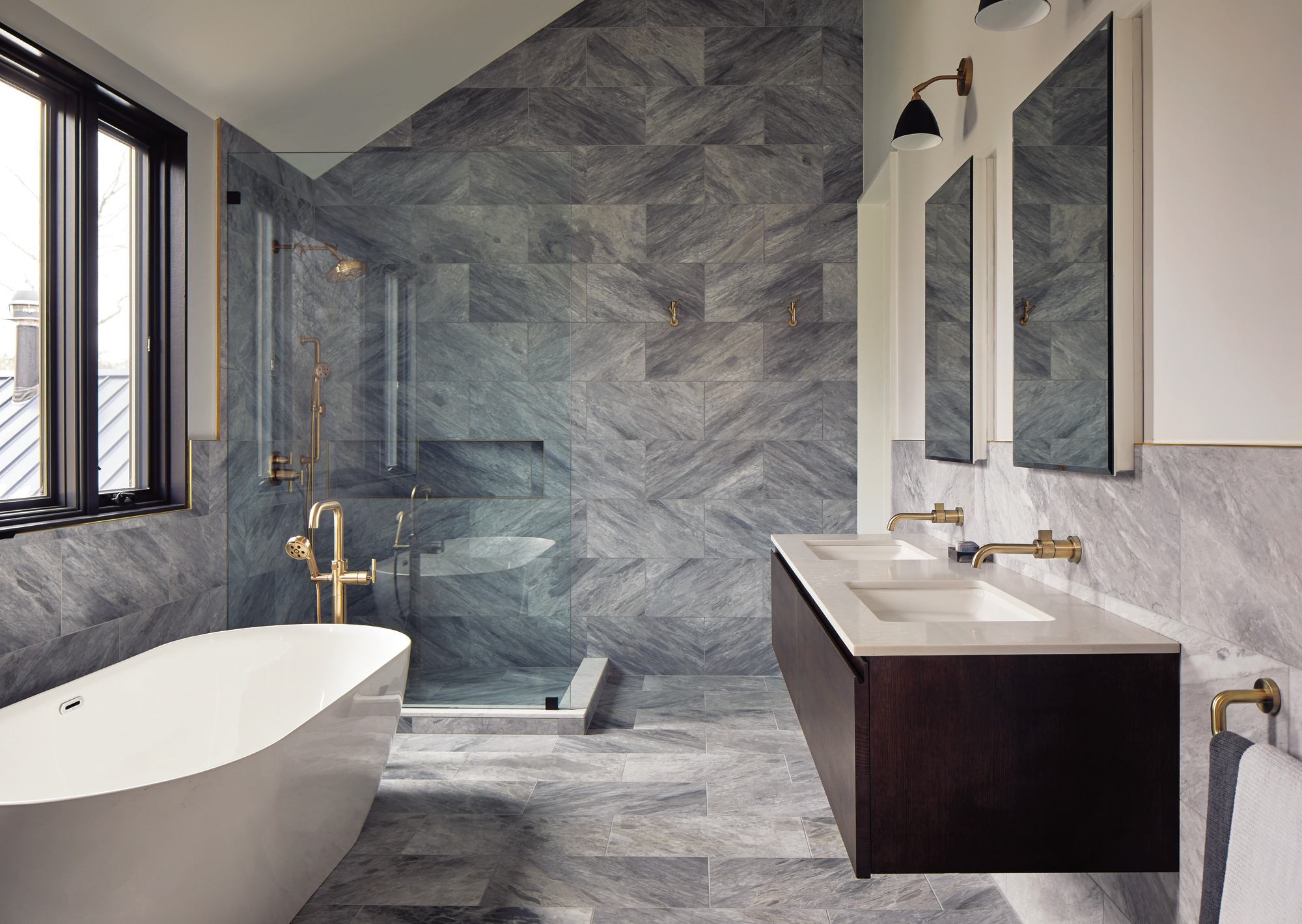 Litze® | TempAssure® Thermostatic Valve with 3-Function Diverter