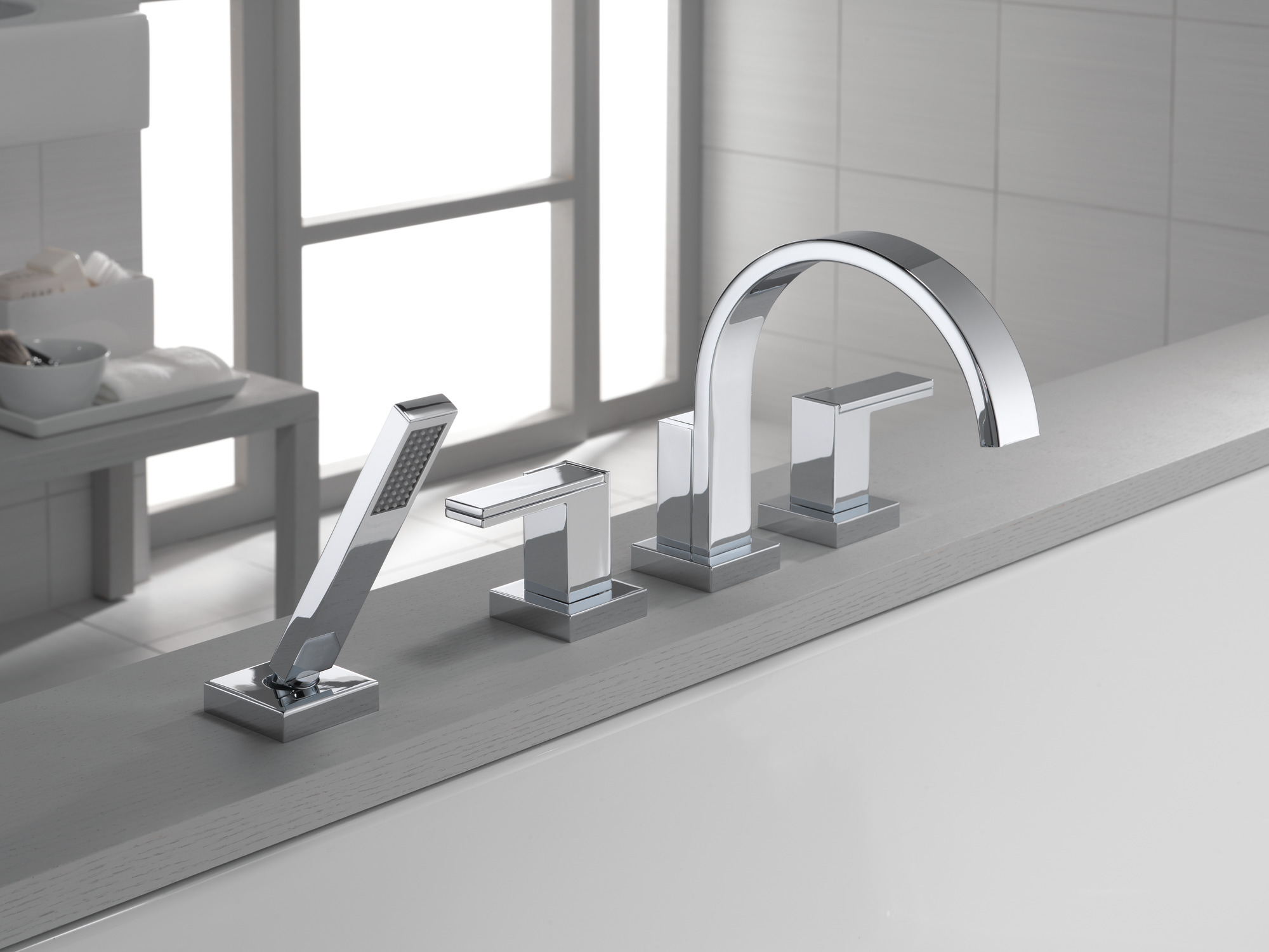 Siderna® | Roman Tub Faucet with Hand Shower - Less Handles