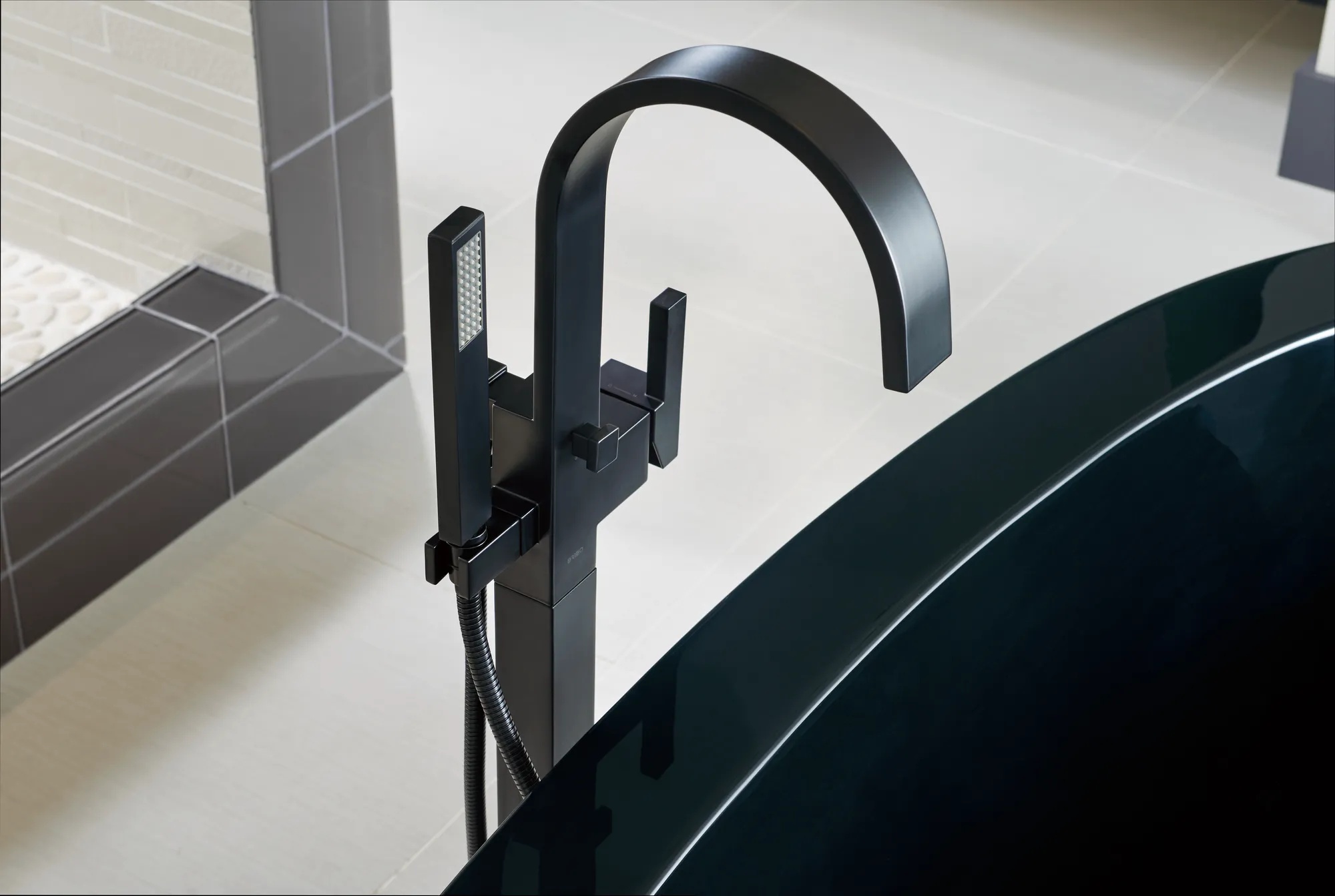 Siderna® | Single-Handle Freestanding Tub Filler