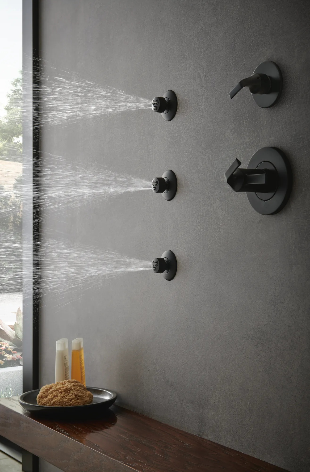Essential™ Shower Series | Hydrachoice Max® Round Body Spray Trim