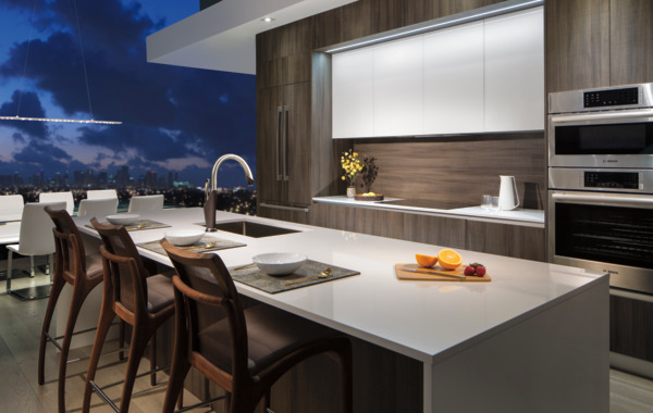 Vuelo® | SmartTouch® Pull-Down Kitchen Faucet