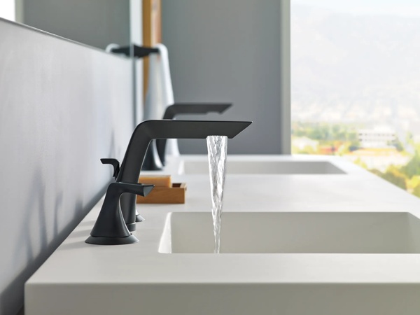 65350LF-BL_DETAIL_WATER_ROOM_WEB.jpg