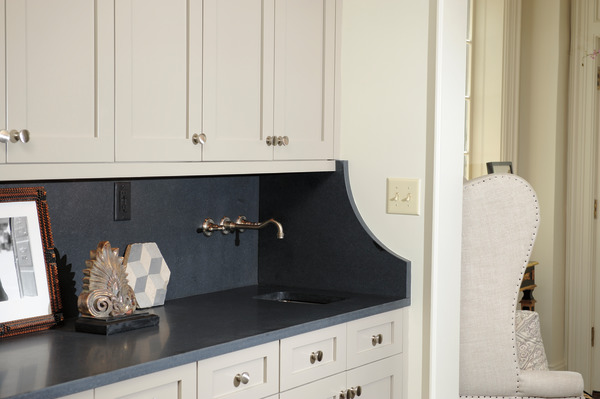 アットラスト　サーマル　3点セット　38 Tresa® | Two-Handle Wall Mount Lavatory Faucet with Lever Handles