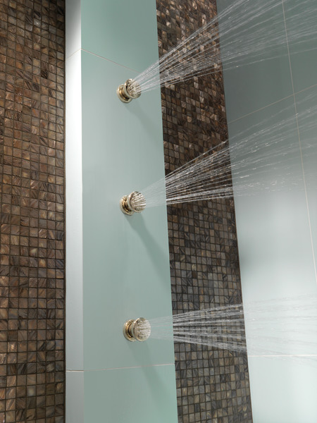 CHARLOTTE_SENSORI_CUSTOM_SHOWER_84110-PN_WATER_01_WEB.jpg
