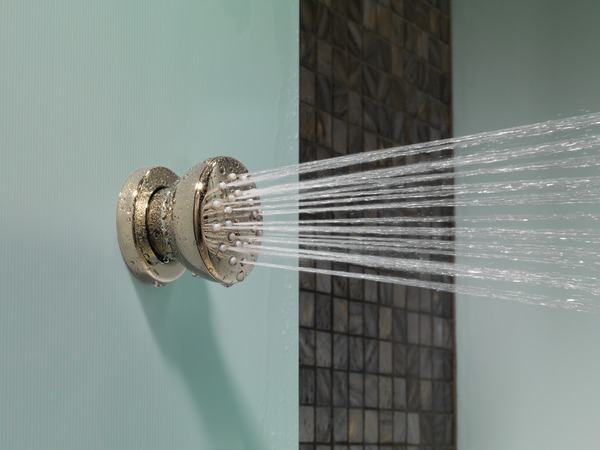 CHARLOTTE_SENSORI_CUSTOM_SHOWER_84110-PN_WATER_03_WEB.jpg