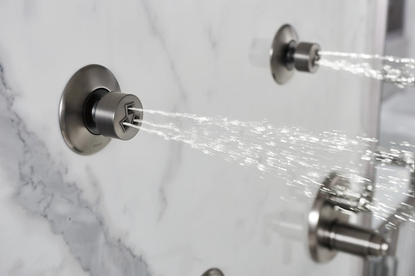 LEVOIR_THERMOSTATIC_CUSTOM_SHOWER_SH84101-SL_T84613-SL_T75698-SL_DETAIL_WATER_01_WEB.jpg