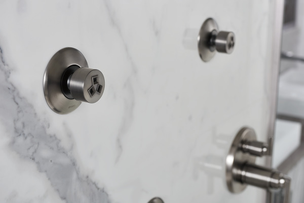 LEVOIR_THERMOSTATIC_CUSTOM_SHOWER_SH84101-SL_T84613-SL_T75698-SL_DETAIL_WEB.jpg