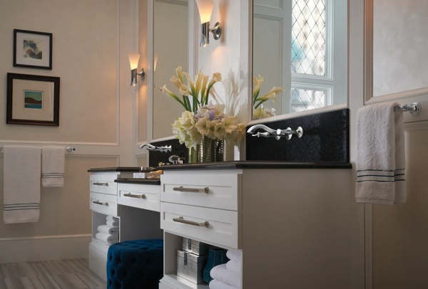 RSVP_SENSORI_CUSTOM_SHOWER_65890LF-PCLHP_HL5890-PC_69947-PC_69918-PC_69924-PC_RP48905PC_MID_ROOM_WEB.jpg