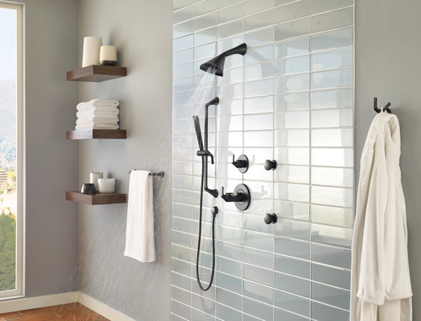SOTRIA_MEDIUM_FLOW_CUSTOM_SHOWER_T60250-BL_T60950-BL_88750-BL_84110-BL_691850-BL_693550-BL_MID_ROOM_WATER_04_WEB.jpg