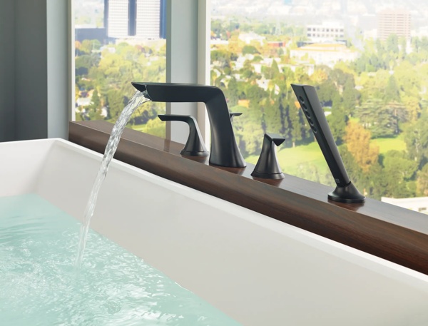 T67450-BL_DETAIL_WATER_ROOM_WEB.jpg