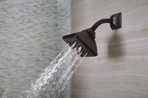 VESI_MEDIUM_FLOW_CUSTOM_SHOWER_87340-RB_RP71649RB_WATER_WEB.jpg
